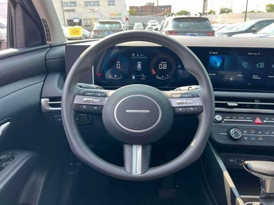 2026 Hyundai TUCSON SE
