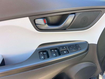 2023 Hyundai KONA SE